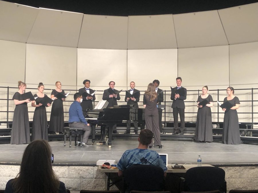 The Chamber Choir performs at Green Valley