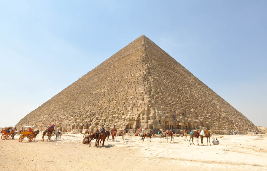 The+Pyramid+of+Giza+is+the+oldest+of+the+Seven+Wonders+of+the+Ancient+World.